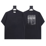High-quality, in-stock men's short-sleeve t-shirt made from 100% cotton double yarn