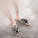 Cow Print Hey Dude Shoes Cows Pattern Slippers Straw Fisherman Shoes Breathable Beach Canvas Sewing Shoes